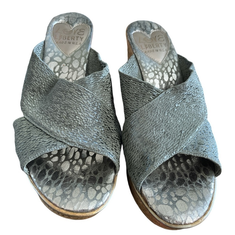 Love and Liberty silvery grey wedge sandal size 40/10 EUC